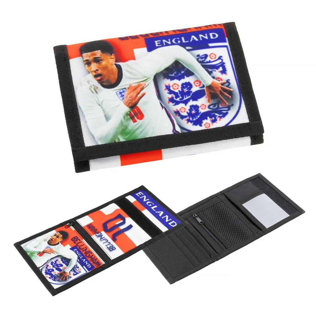 portfel z piłkarzem, fotografia produktowa